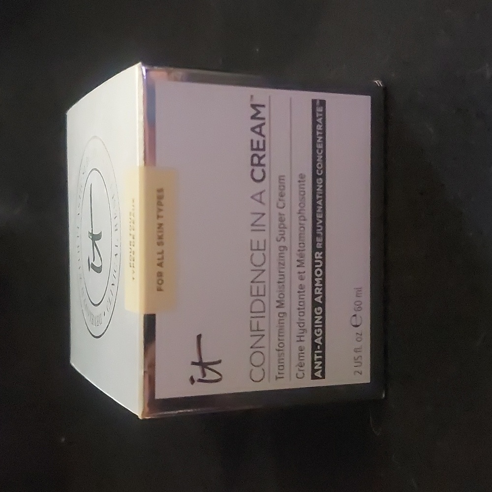 it Cosmetics Confidence in a Cream